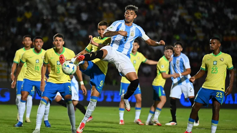 বড় ব্যবধানে ব্রাজিলকে হারাল আর্জেন্টিনা